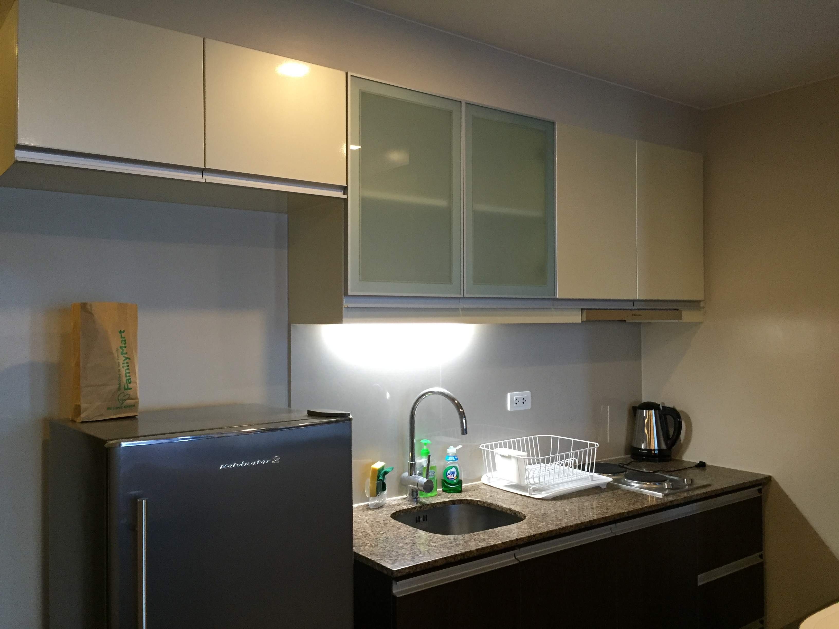 AirBnB Ready Eastwood LeGrand 3 Fully Furnished Studio for Sale by