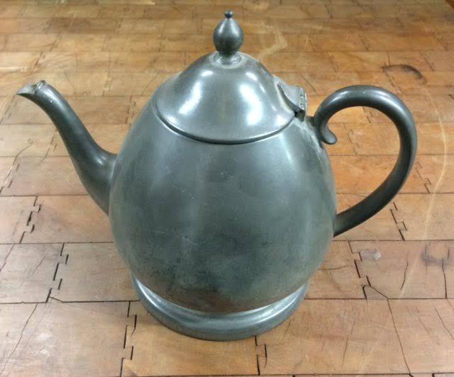 Tea Pot Pewter Footed Teapot W/Hngd Lid • Psw