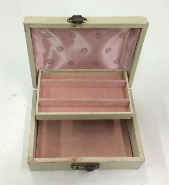 Jewelery Box Jewelry BoxGold Metal Art • Psw