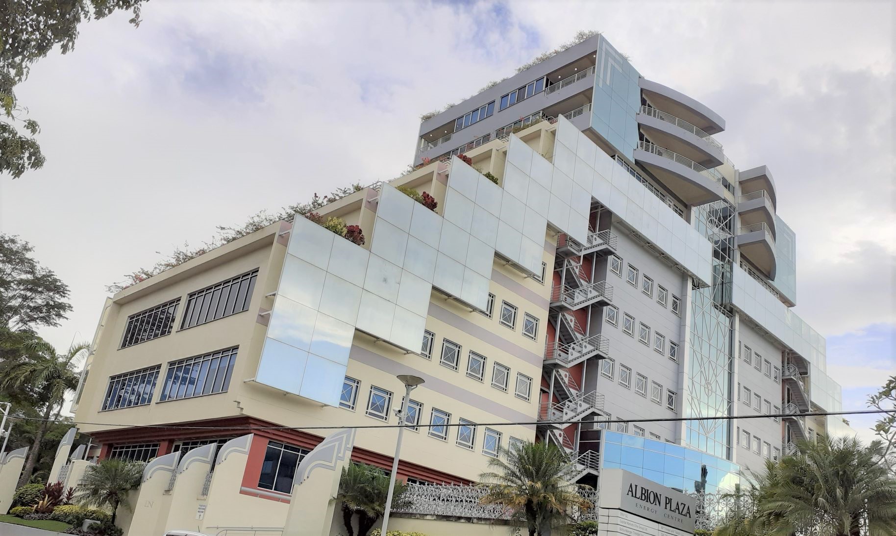 FOR RENT PORT OF SPAIN, ALBION PLAZA > Trinidad and