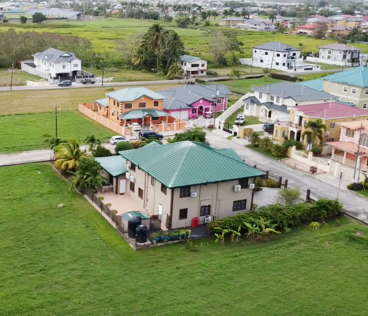 Gopaul Lands, Beautiful 4 bed, 4 bath home > Trinidad