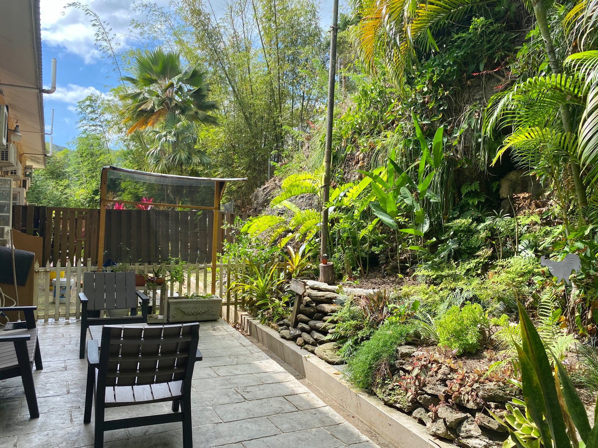 FOR SALE HILLSDALE TOWNHOUSE, ST LUCIEN RD. > Trinidad