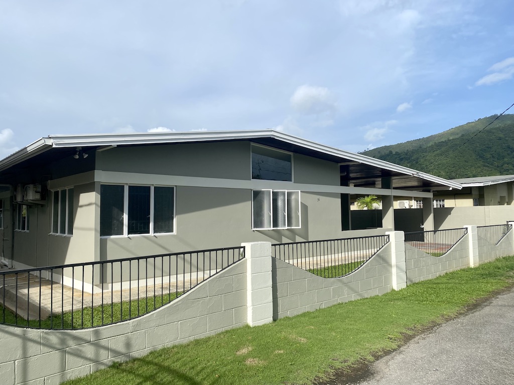 Pinewood Gardens, Petit Valley > Trinidad and Tobago