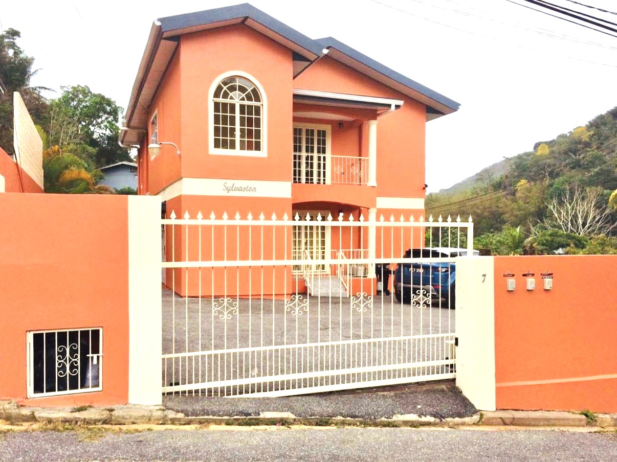 FOR RENT 3 BED 2 BATH APT in MID MARAVAL > Trinidad