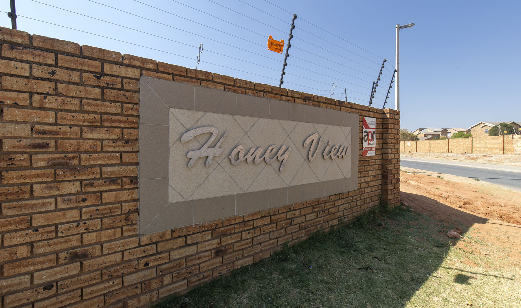 1 BEDROOM HONEY PARK PropTech Real