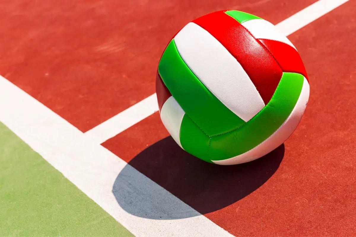 10 Volleyball Tips for LeftHanded Players Pro Rec Athlete