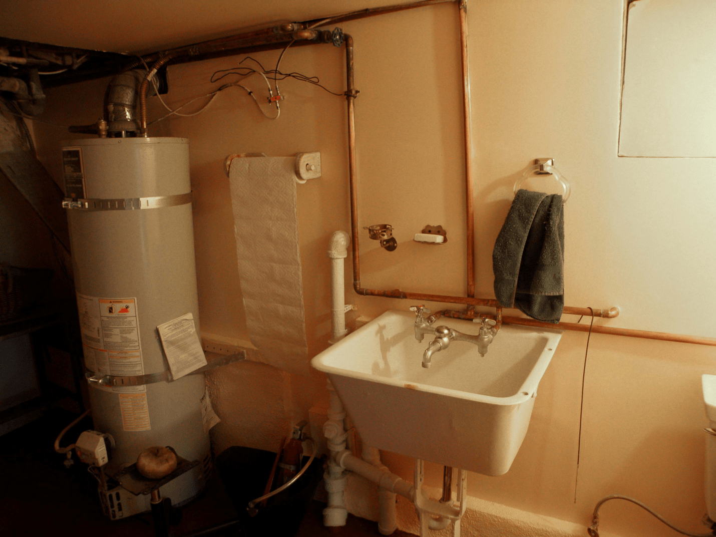 Help Me Please, My Water Heater is Leaking! Plumbing Fort Worth