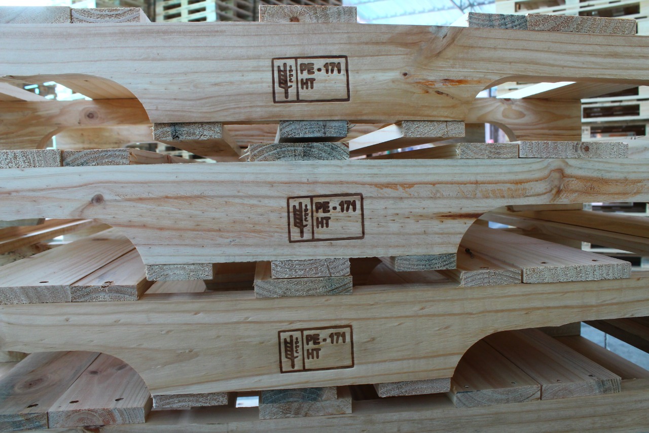 Pallets de madera y embalajes para Transporte