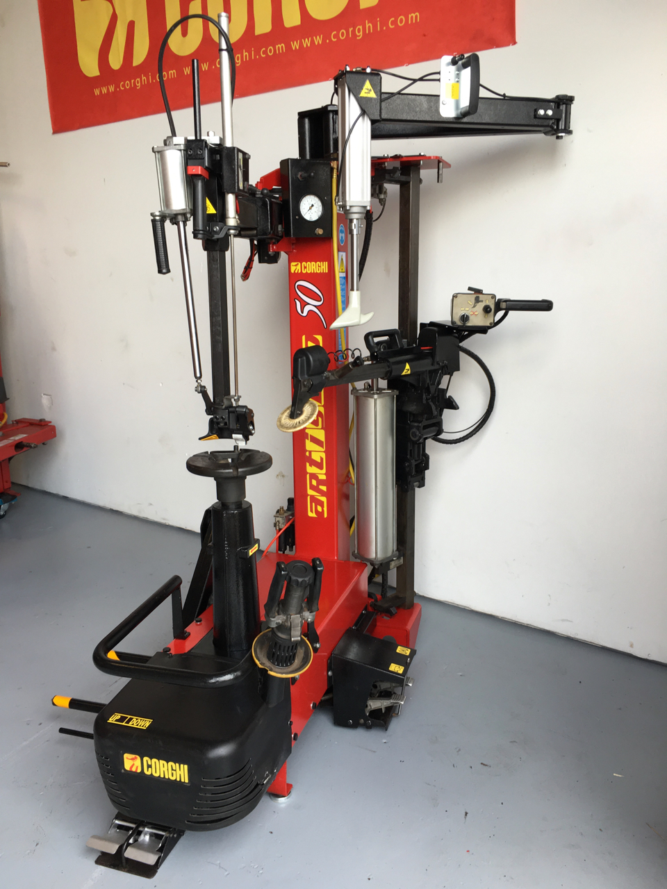 Artiglio 50 Tire Changer Protek Equipment