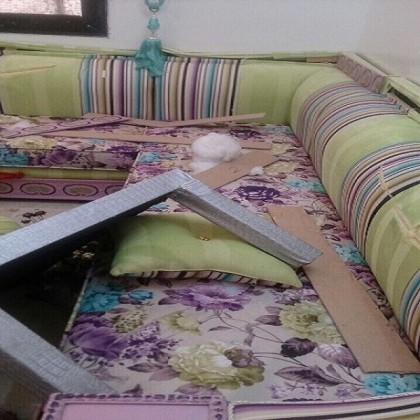 تحطم أثاث المنزل