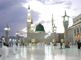 صلاة الظهر في المسجد