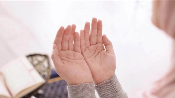 ادعي لشخص بالخير
