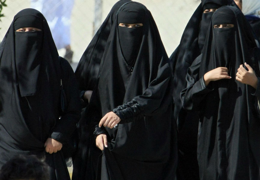 العبايه محروقة
