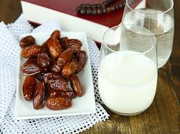 اللبن والتمر في رمضان
