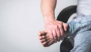 قطع الرجل من الفخذ لشخص آخر