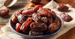 اكل التمر مع الطحينه
