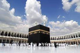 تفسير حلم الطواف حول الكعبة ولمس الحجر الأسود في المنام