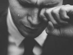 تفسير حلم البكاء على شخص حي في المنام