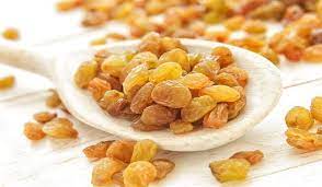 تفسير حلم توزيع الزبيب في المنام