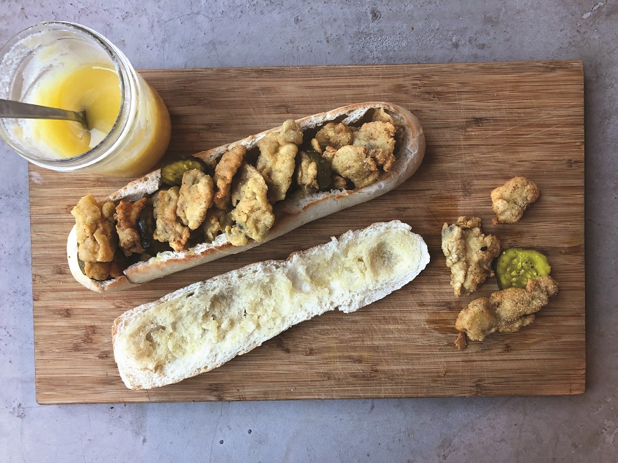 At Casamento’s, the Next Best Thing to My Mother’s Oyster Loaf The