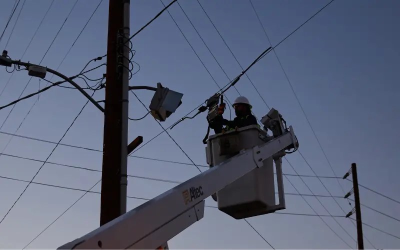 Starlink Vs. Cable (11 Important Things You Must Know Before Ordering