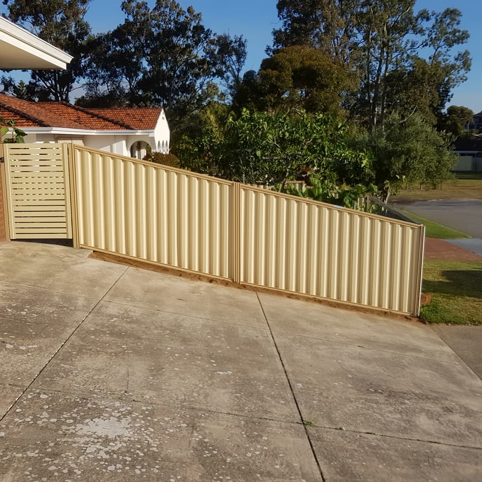 Colorbond Fencing & Gates Colorbond Fencing & Gates Fencing