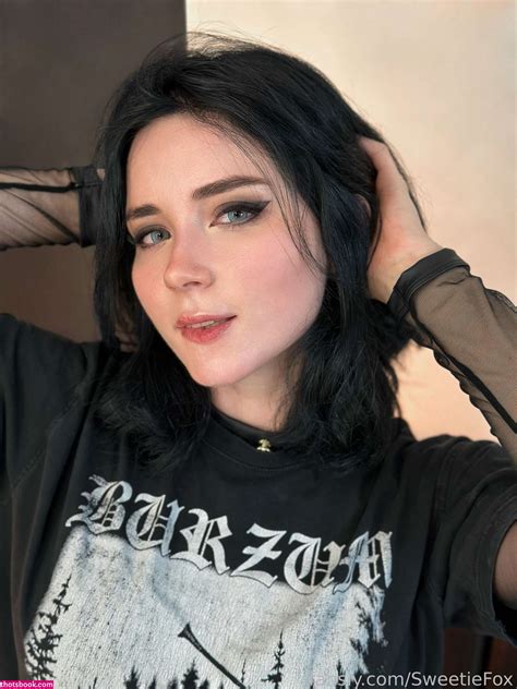 Sweetie Fox Onlyfans - Real-Time Flight Feeds