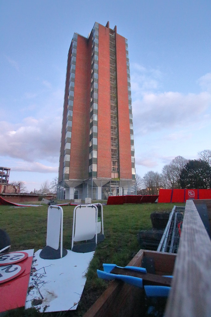 Wilton Park Tower, Beaconsfield, Bucks Dec 2022/Mar 2023 Derelict