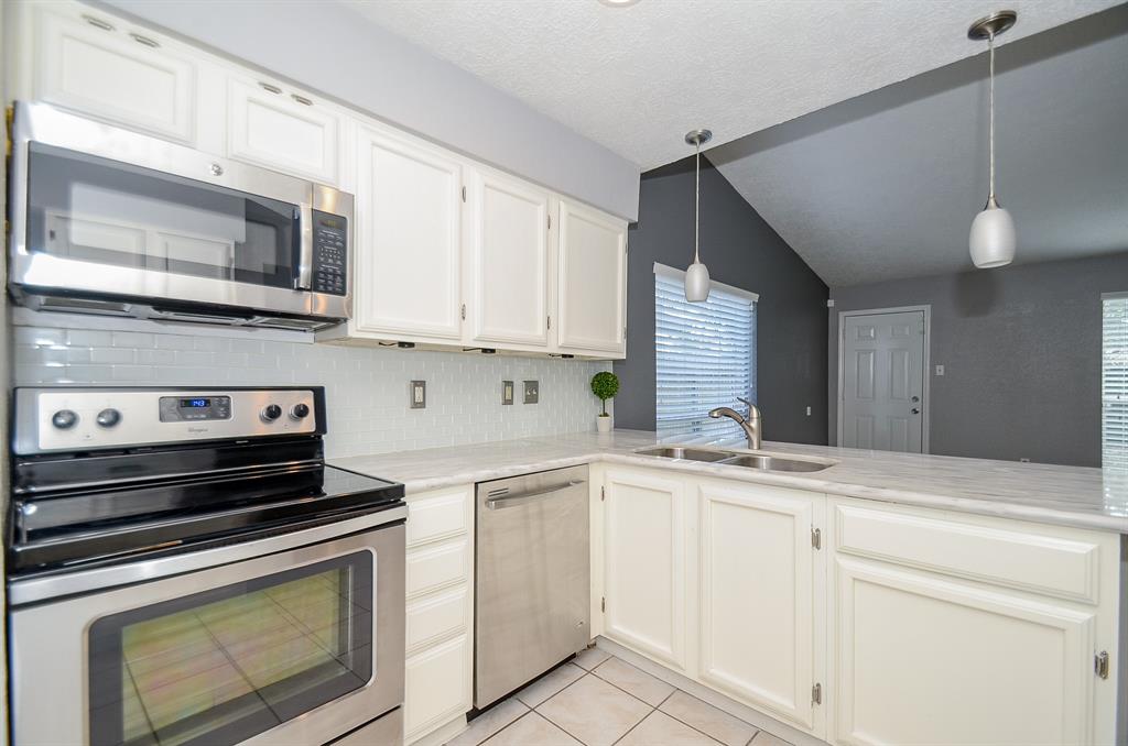 10719 Fallbrook Dr, HOUSTON, TX 77064