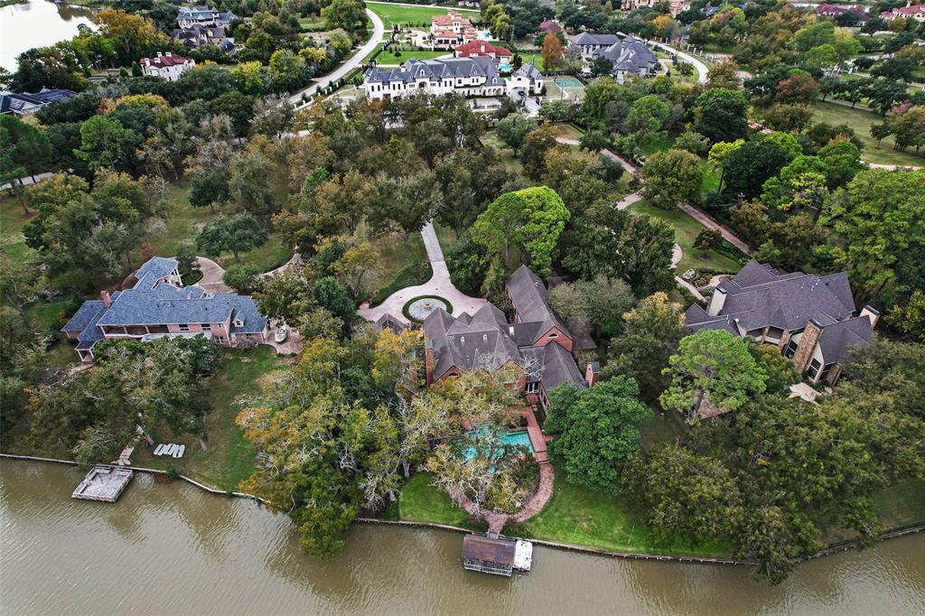 427 W Alkire Lake Dr, SUGAR LAND, TX 77478