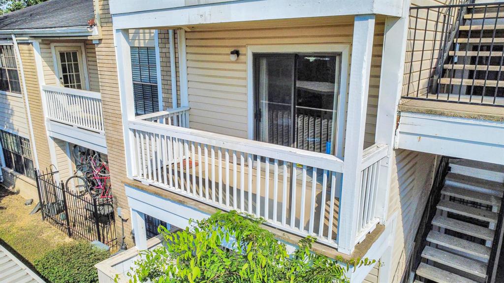 2750 Holly Hall St Apt 1104, Houston, TX 77054