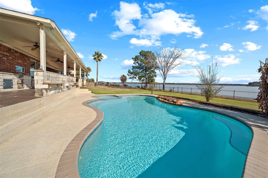 8814 Cross Country Dr, HUMBLE, TX 77346