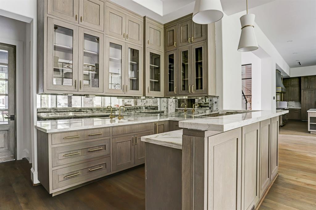 5433 Tupper Lake Dr, HOUSTON, TX 77056