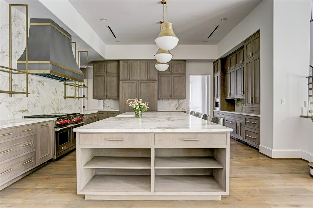 5433 Tupper Lake Dr, HOUSTON, TX 77056