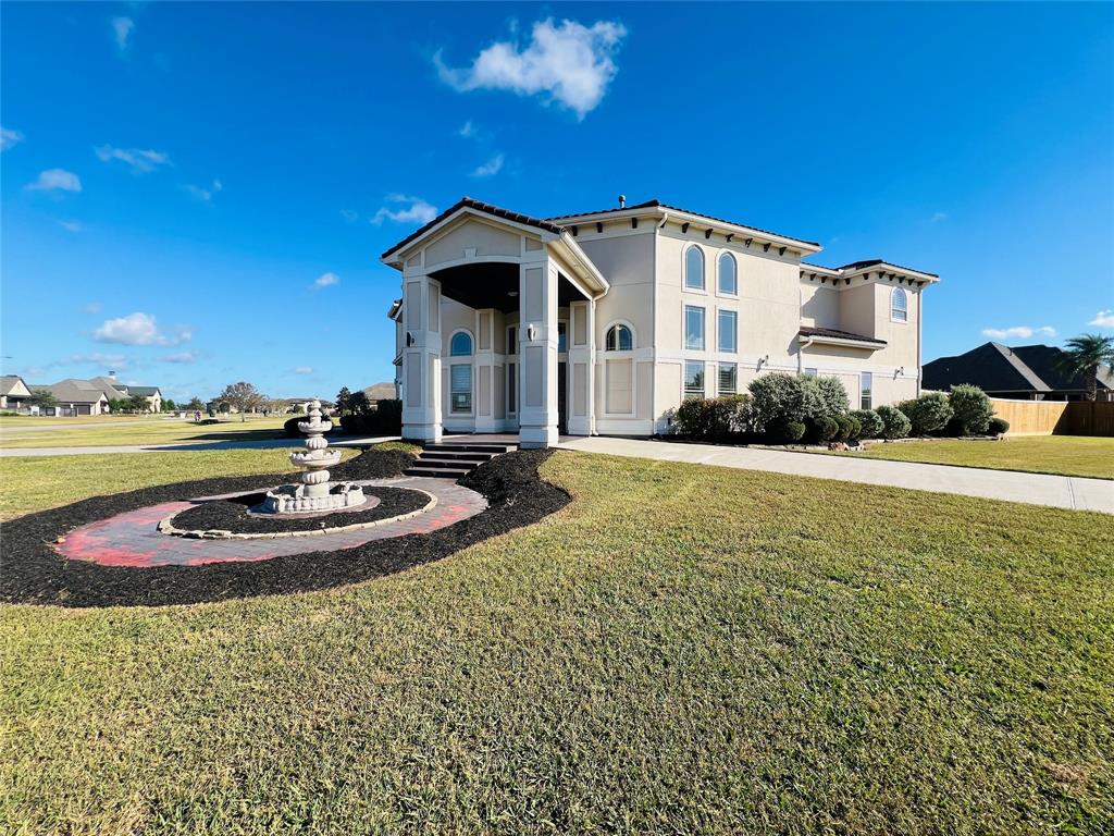 317 Red Oak Dr, DICKINSON, TX 77539