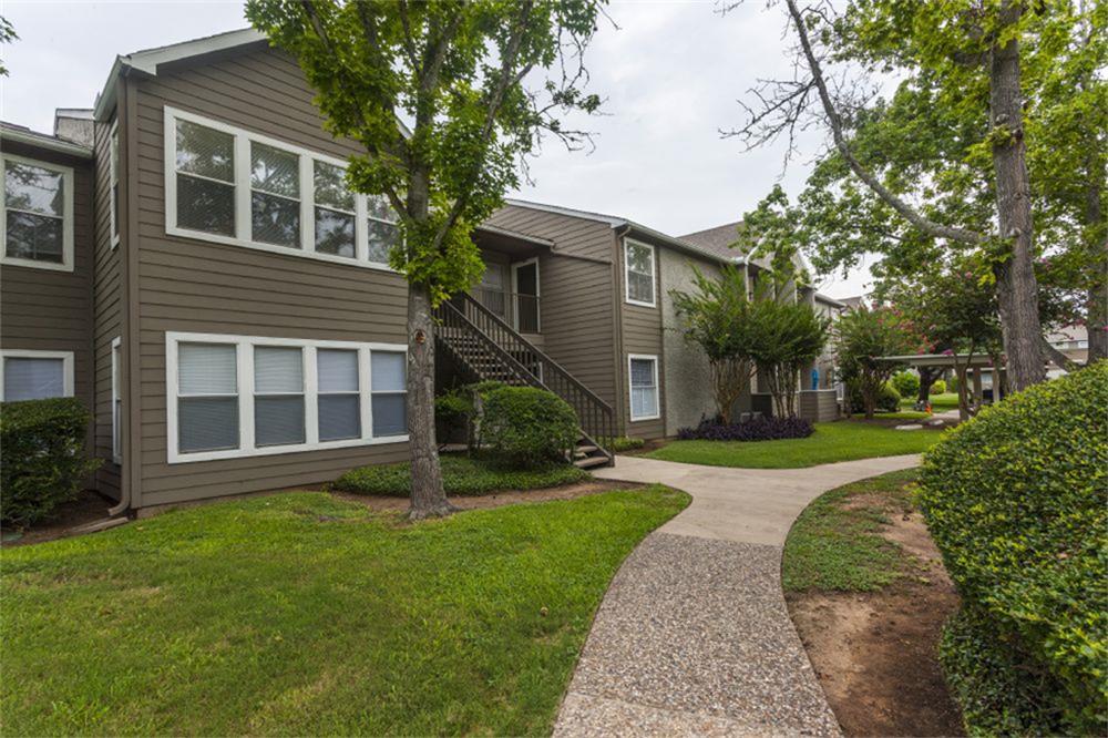 2400 Old South Dr, RICHMOND, TX 77406