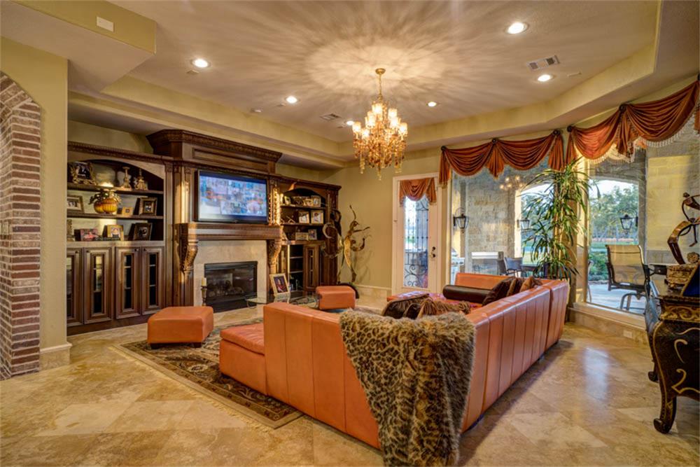 8 Sovereign Cir, Richmond, TX 77469