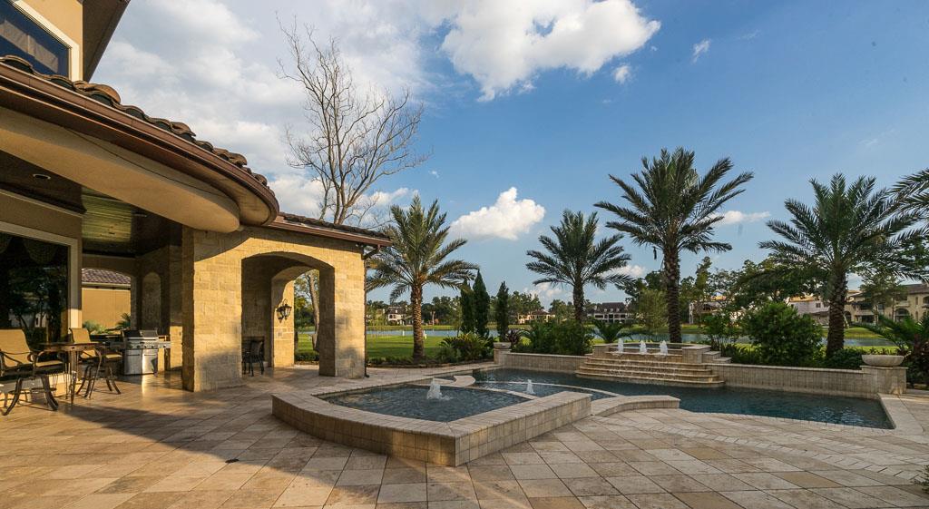 8 Sovereign Cir, Richmond, TX 77469