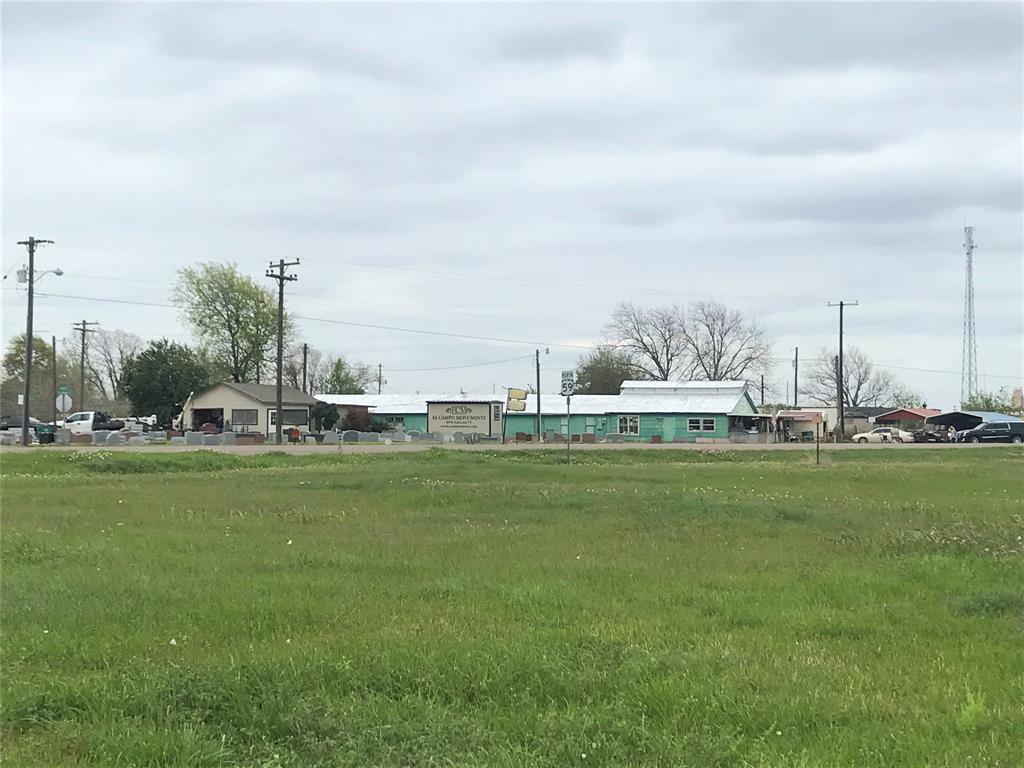 1506 E Jackson St, EL CAMPO TX 77437