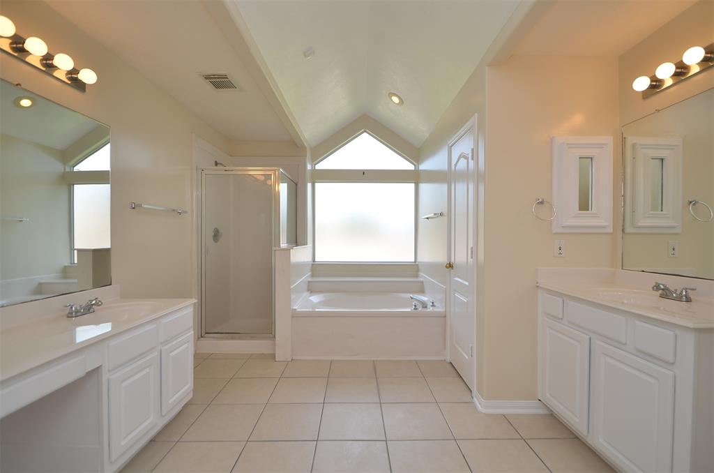 518 Jays Ln, STAFFORD, TX 77477