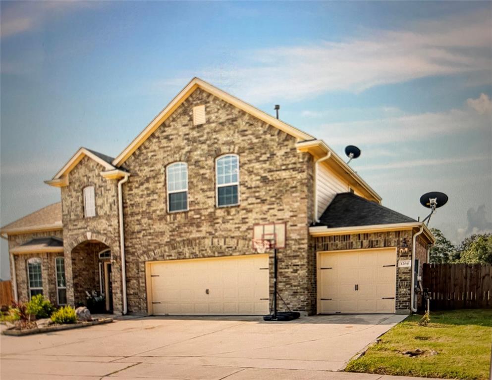1264 Laurel Loop, ANGLETON, TX 77515