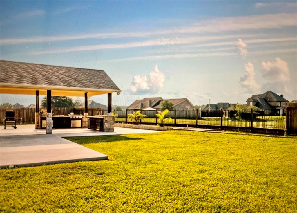 1264 Laurel Loop, ANGLETON, TX 77515