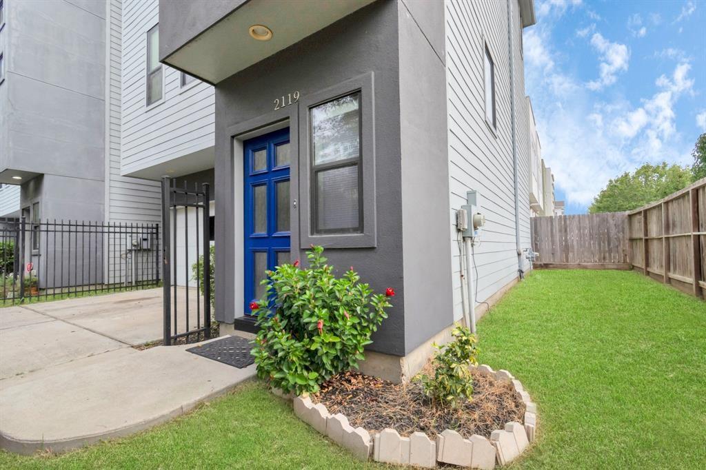 2119 Hadley St, Houston, TX 77003