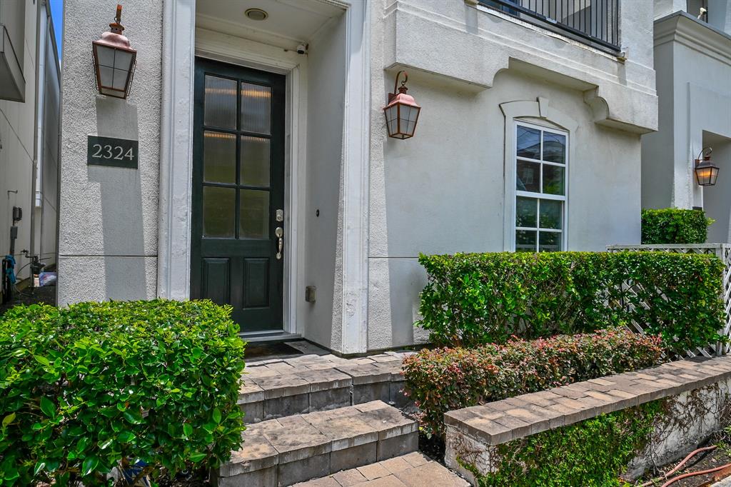 2324 Hutchins St, Houston, TX 77004