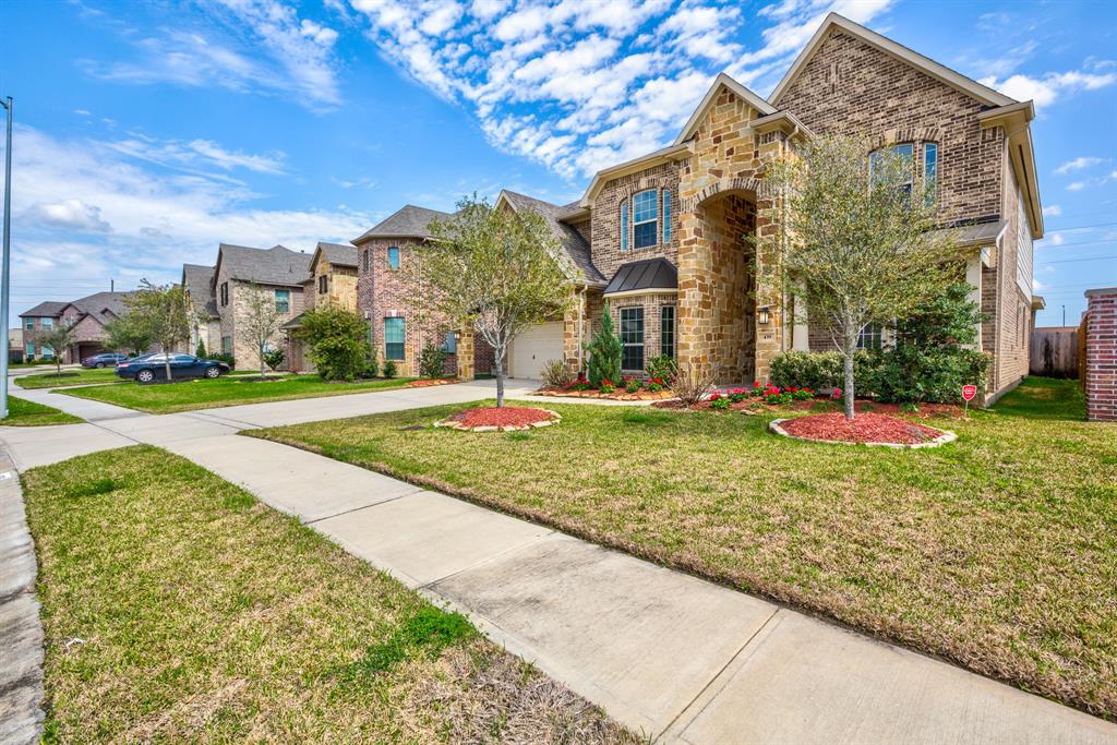 439 Promenade Estates Ln, Stafford, TX 77477