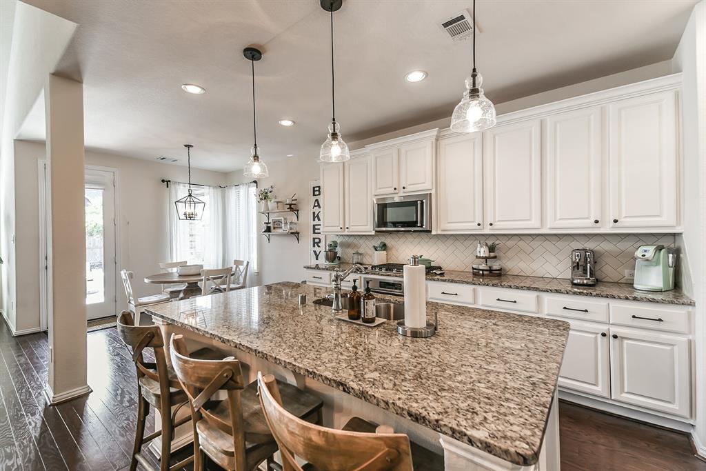 7706 Lago River Ln, RICHMOND, TX 77407