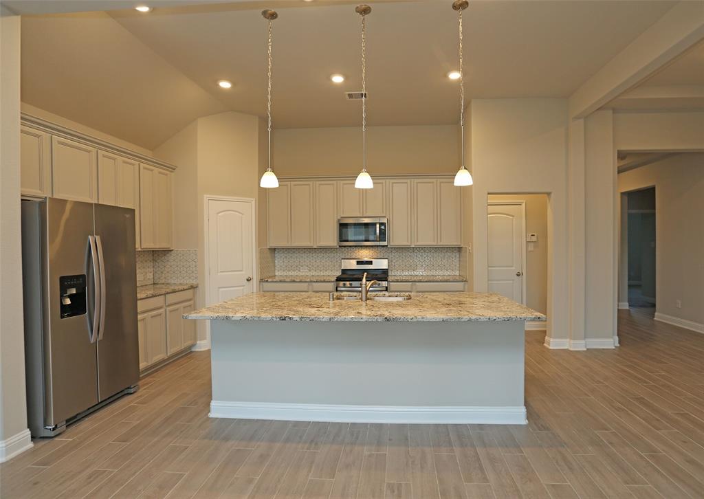 12704 Southern Oaks Lndg, PEARLAND, TX 77584