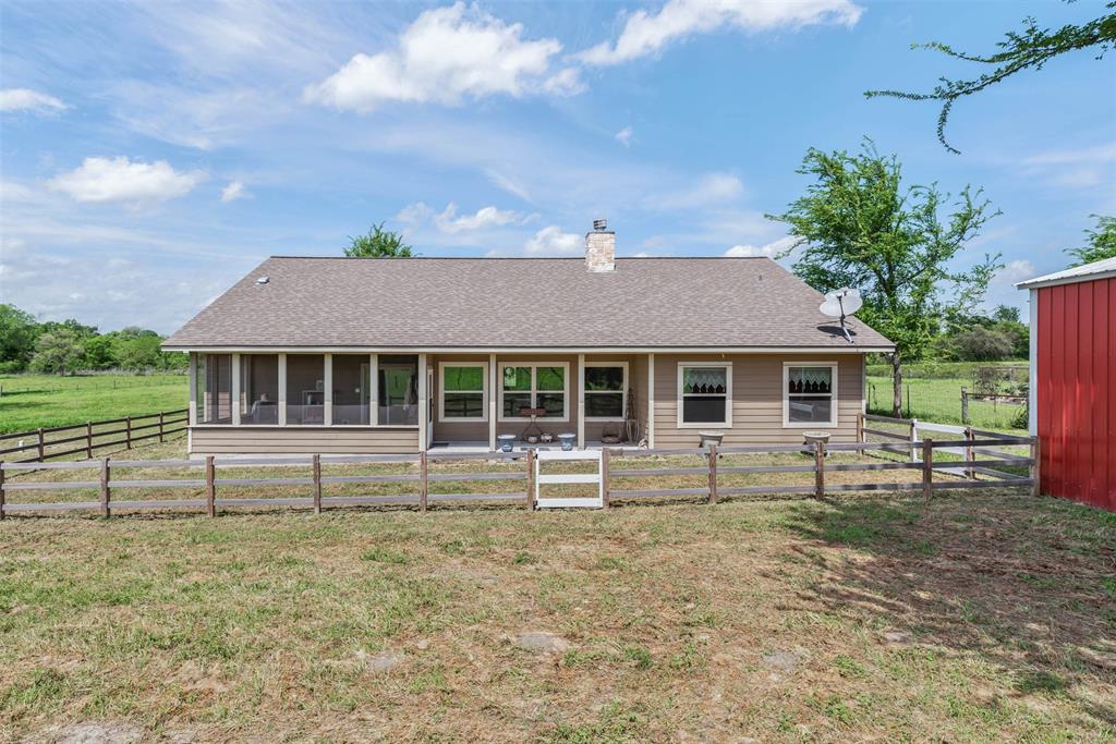 7484 CR 233, SHIRO, TX 77876