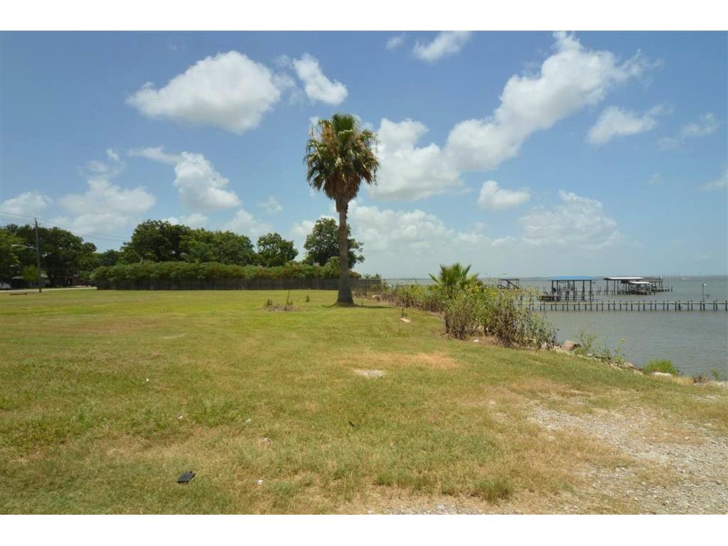 4225 Bayshore, BACLIFF, TX 77518