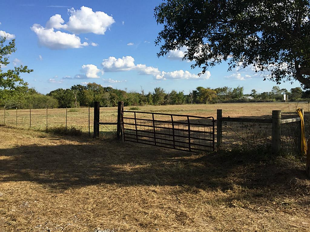 14895 Hwy 30, ROANS PRAIRIE, TX 77875